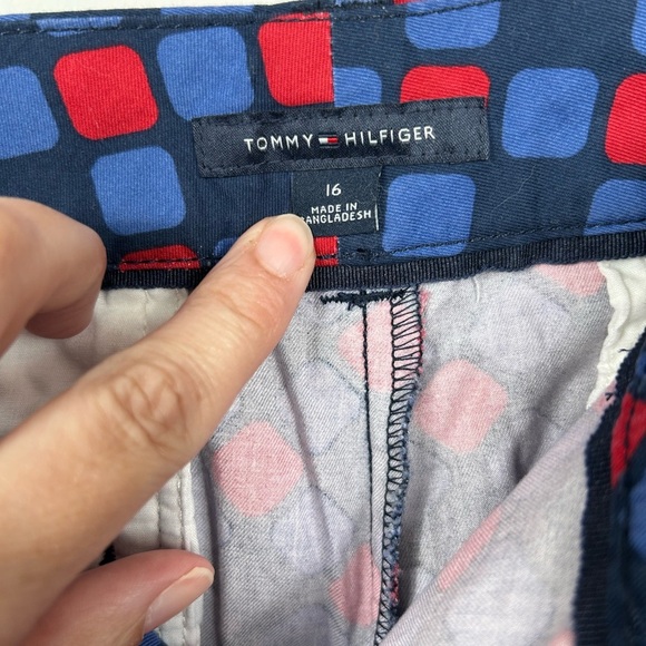 Tommy Hilfiger Bermuda shorts, 16, geometric checkered pattern, Preppy Coastal - Picture 4 of 6